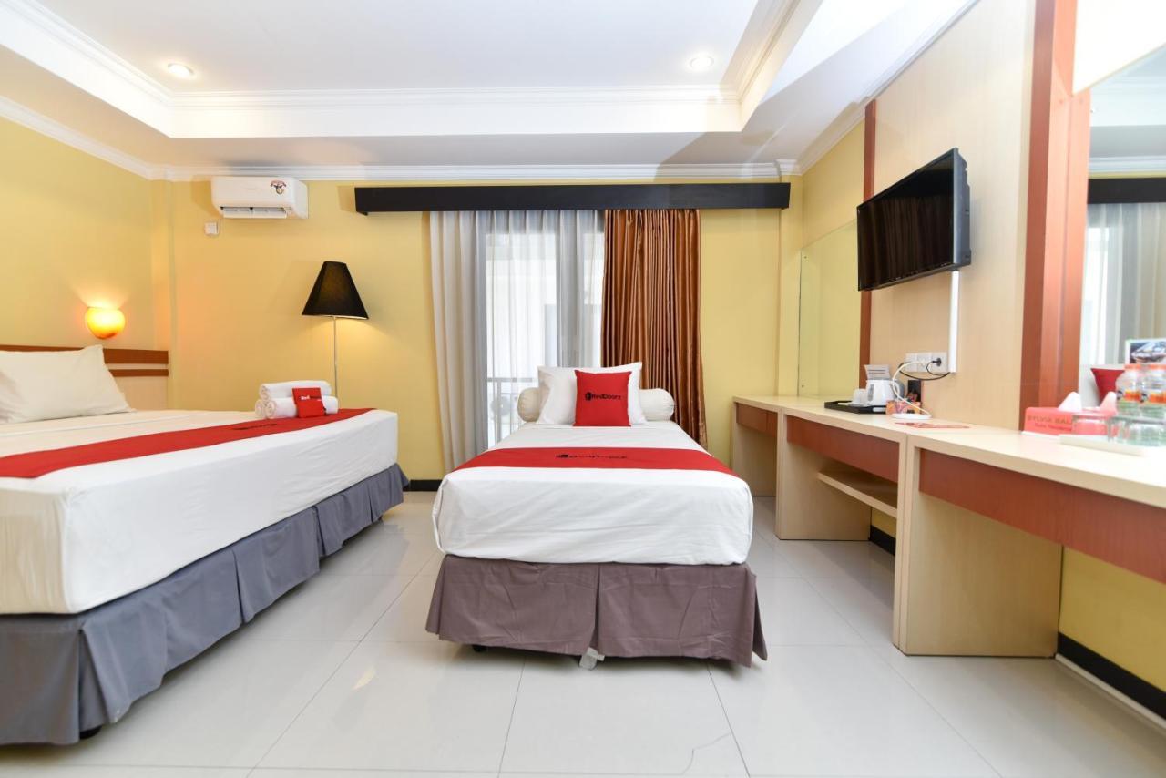 Reddoorz Plus Near Mall Bali Galeria 2 Denpasar Exterior foto
