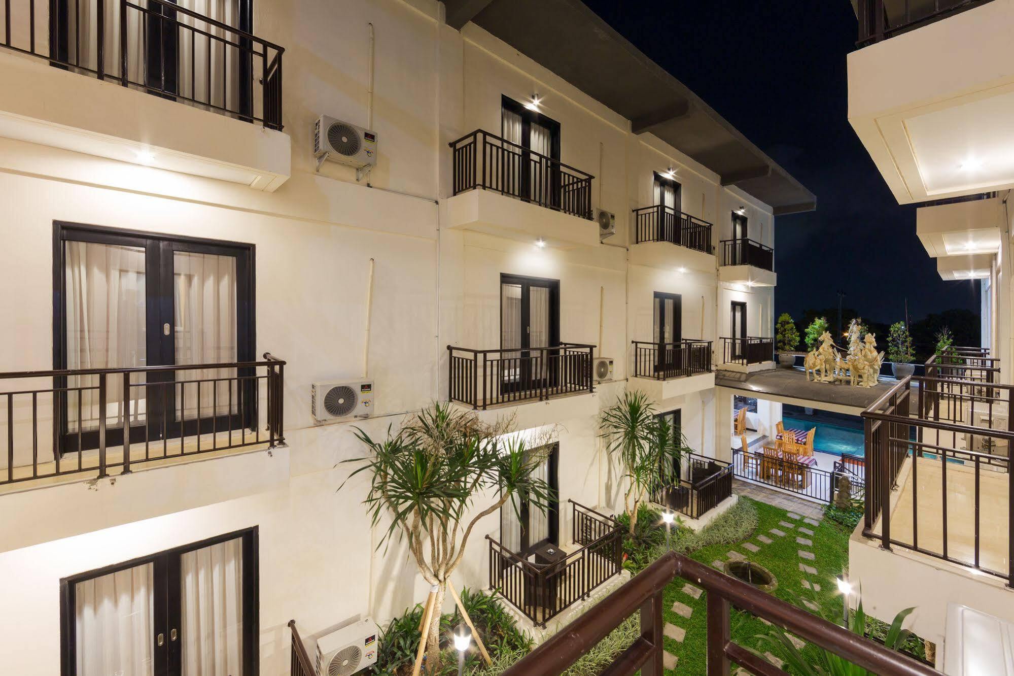 Reddoorz Plus Near Mall Bali Galeria 2 Denpasar Exterior foto