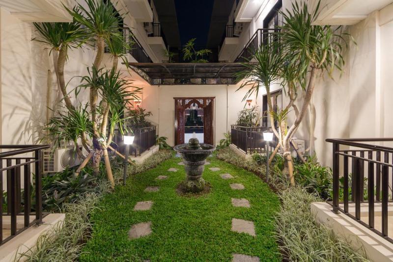 Reddoorz Plus Near Mall Bali Galeria 2 Denpasar Exterior foto